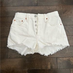 Levis short size 24